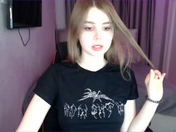 girl
        tripleprinces cam image #1870438