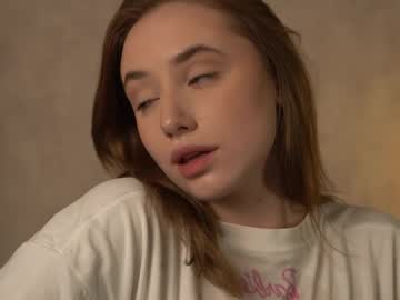 girl
        musiclebens cam image #3571321