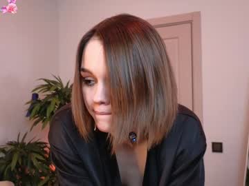 girl
        whisperheart cam image #4056180