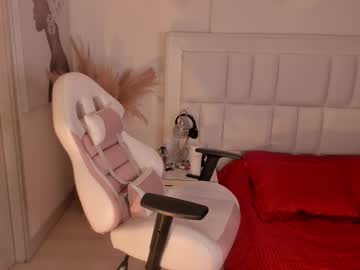 girl
        scarlett__baker11 cam image #4543666