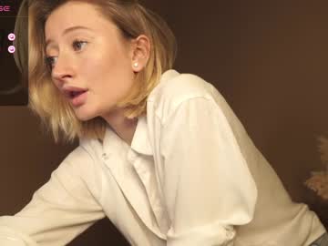 girl
        wendy_amber cam image #1597073