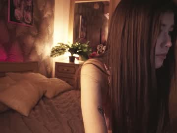 girl
        zarascarlett cam image #2450136