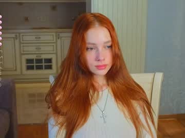 girl
        shirleywhitney cam image #2272295