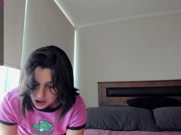 girl
        yourfreakygirl cam image #103741