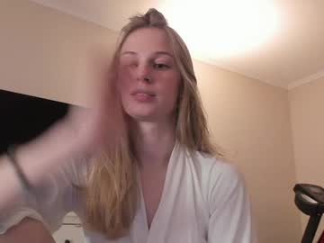 girl
        magic_couple13 cam image #4019130