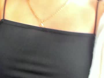 girl
        sweetie_karoline cam image #23974