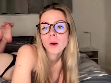 girl
        maisiexoxo cam image #3771223