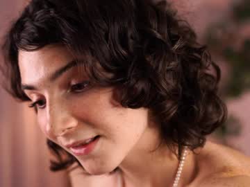 girl
        you_fell_in_love cam image #3637663