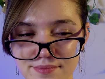 girl
        teresabriggs cam image #2070381