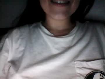 girl
        little_anef cam image #2365864
