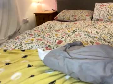 girl
        cheekykatx cam image #4317355