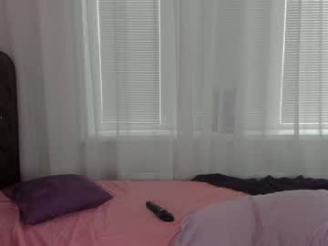 girl
        angelina_new cam image #1360226