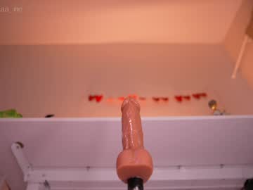 girl
        lil_eva cam image #4479515