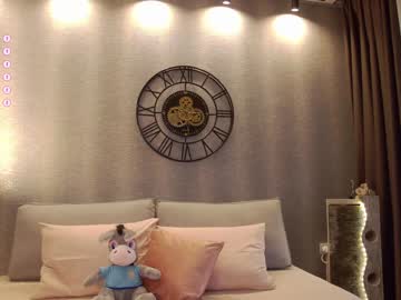 girl
        karrin cam image #1719580
