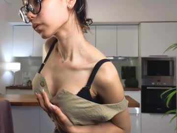 girl
        wildahessel cam image #4470460
