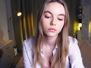 girl
        _1ce_ cam image #3868846