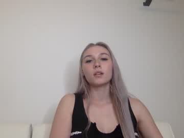 girl
        livyroselise cam image #2106829