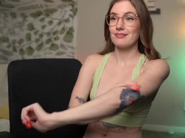 girl
        emma_ruby cam image #1180111
