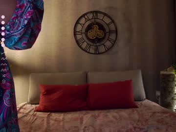 girl
        karrin cam image #1868435