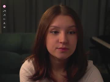 girl
        well_yess cam image #3467559