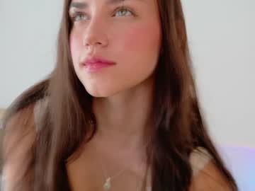 girl
        grettabenett_ cam image #3872125