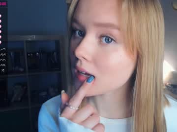 girl
        sun_shiiine cam image #884050