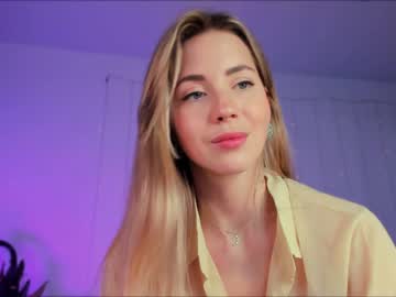 girl
        emmi_rosee cam image #2534656