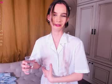 girl
        happiness_call cam image #864731