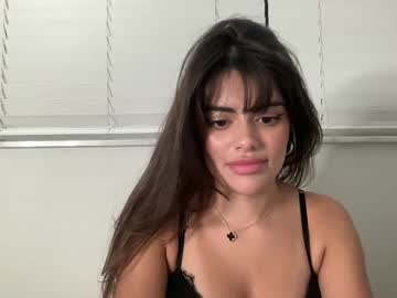 girl
        poutyselena cam image #3577072