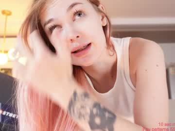 girl
        jelli_jennifer cam image #3692725