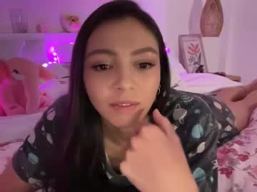 girl
        keirasworld cam image #4543890
