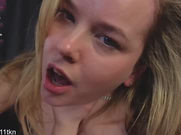 girl
        milly_shy cam image #4038175