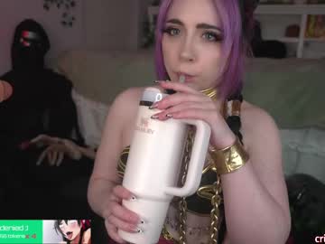 girl
        crimsonkitten cam image #4472596