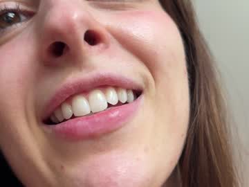 girl
        rosykindred cam image #1732363