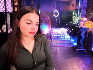 girl
        alma_pearl cam image #772021