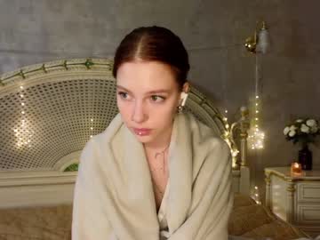 girl
        shirleywhitney cam image #2115245
