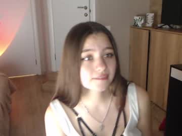 girl
        agata_krowly cam image #339411
