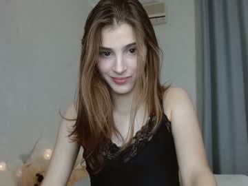 girl
        little_kitt1y_ cam image #1841954