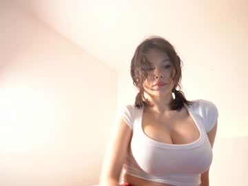 girl
        reei__ cam image #2470319