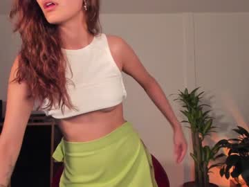 girl
        marmuse cam image #1379012