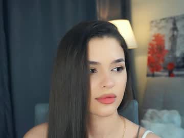 girl
        zarabeamer cam image #4514132