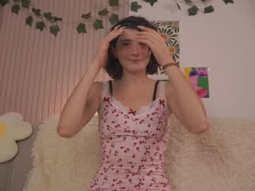 girl
        you_fell_in_love cam image #3556046