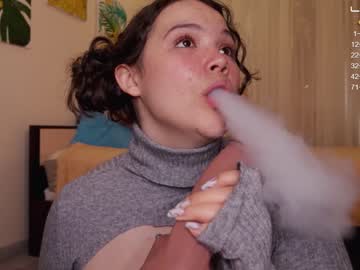 girl
        chery_lady22 cam image #1178445