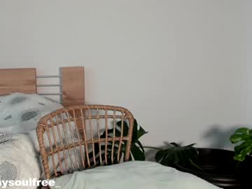 girl
        grettabenett_ cam image #2235122