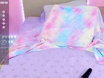 girl
        little_effy18 cam image #138453