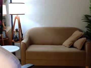 girl
        meow_babe_ cam image #4029270
