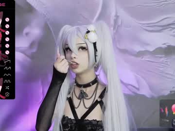 girl
        xenomy cam image #2451168