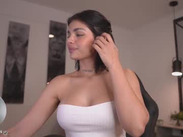 girl
        laura_roldan cam image #3167607