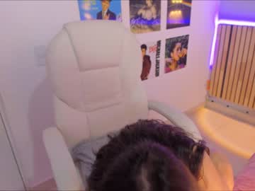 girl
        little_effy18 cam image #1665160
