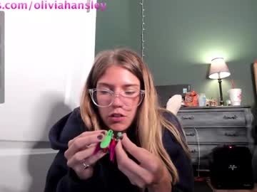 girl
        oliviahansleyy cam image #2978546